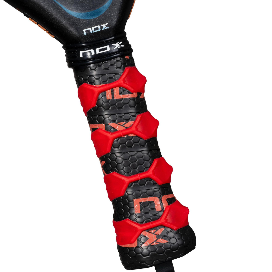 Raquette de padel Nox AT10 Genius Attack 18K Alum 2025