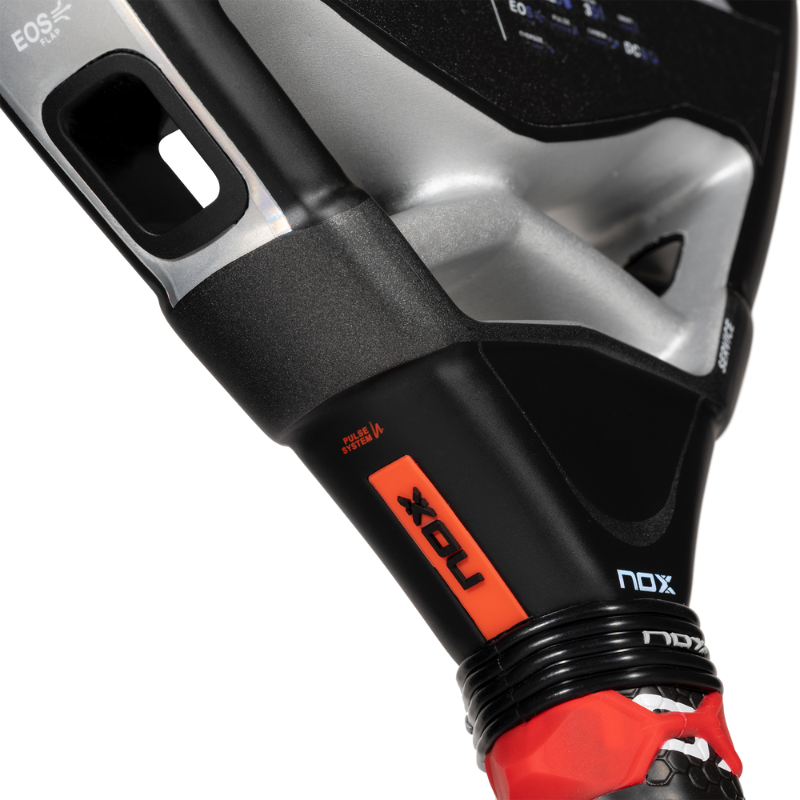 Raquette de padel Nox AT10 Genius Attack 18K 2024