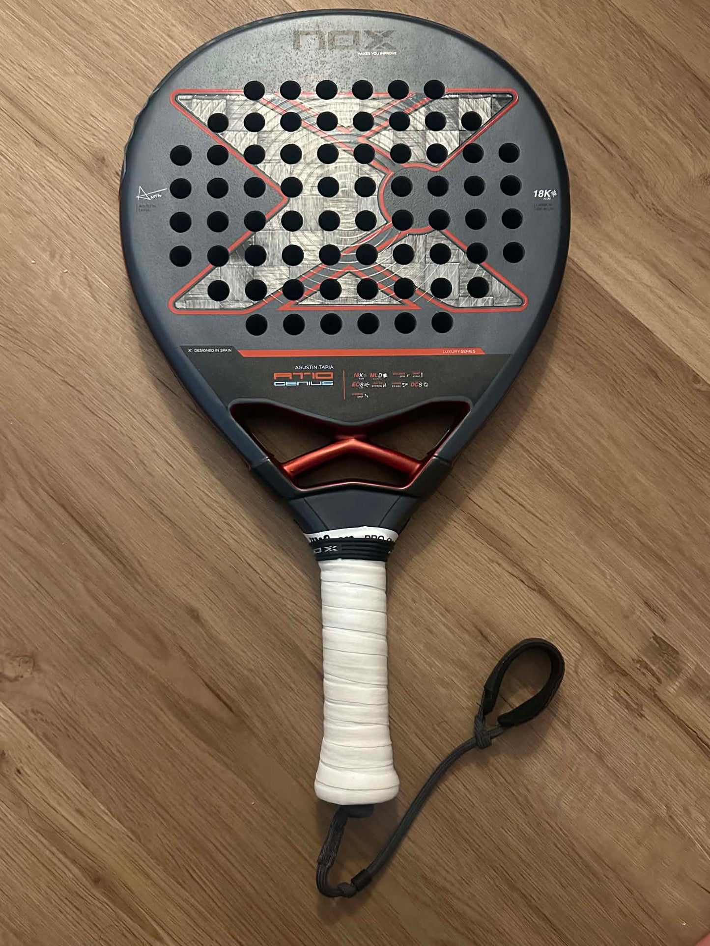 Raquette de padel Nox AT10 Genius 18K by Agustin Tapia 2025