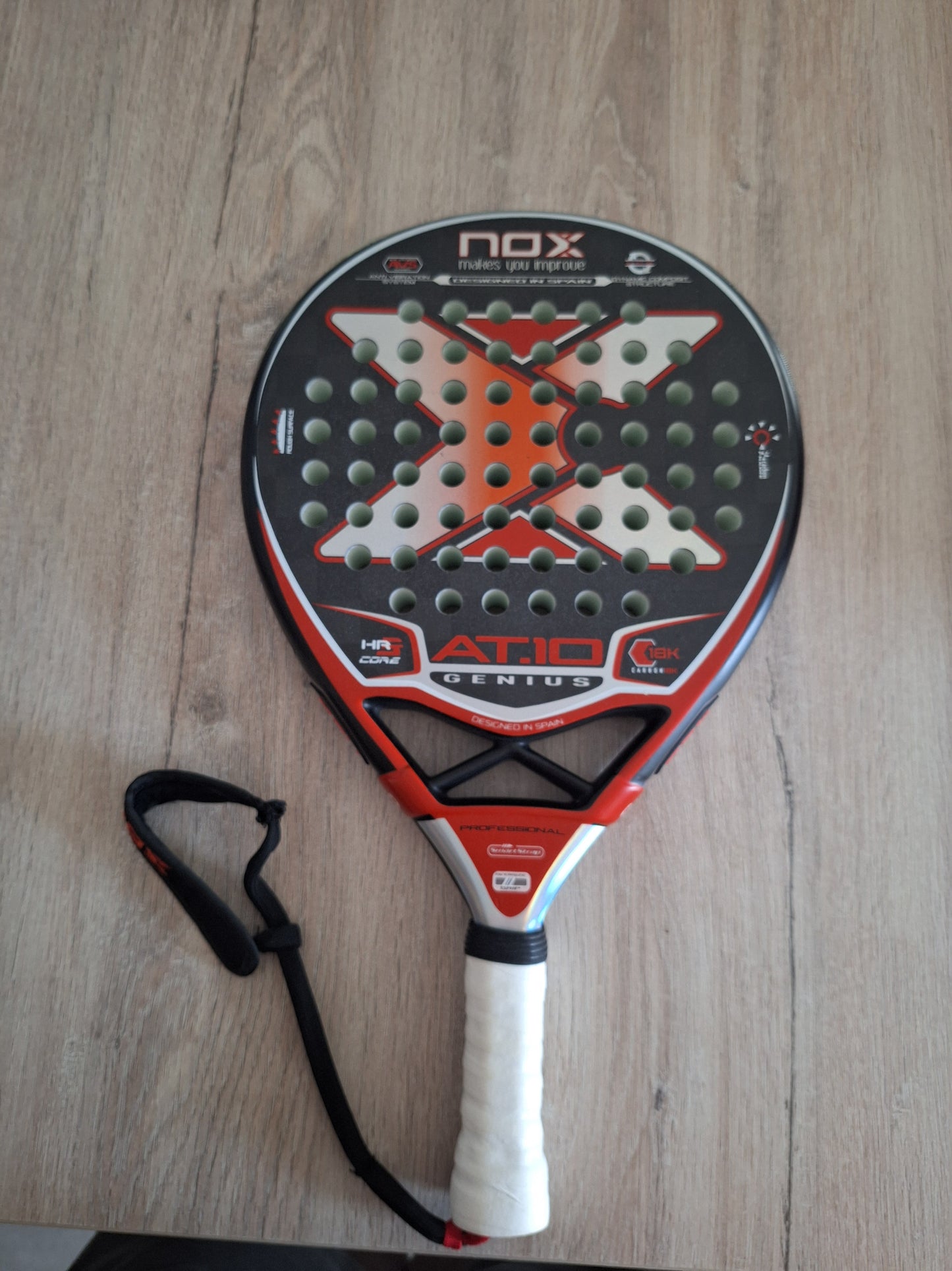 Raquette de padel Nox AT10 Genius 18K by Agustin Tapia 2022