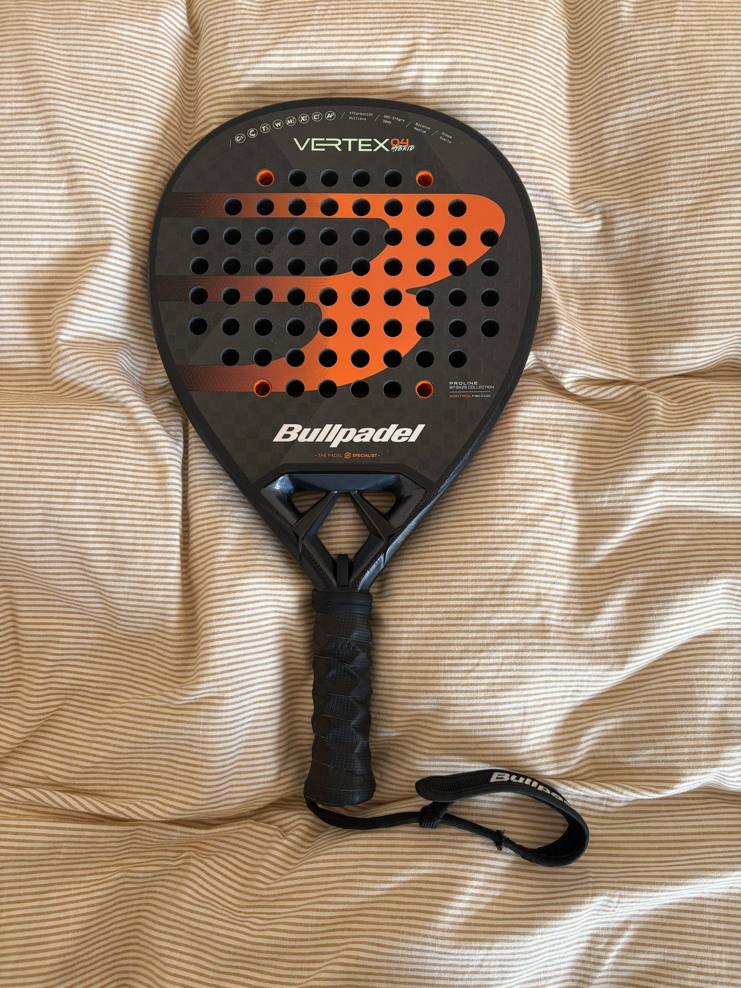 Raquette de padel Bullpadel Vertex 04 Hybrid 2025
