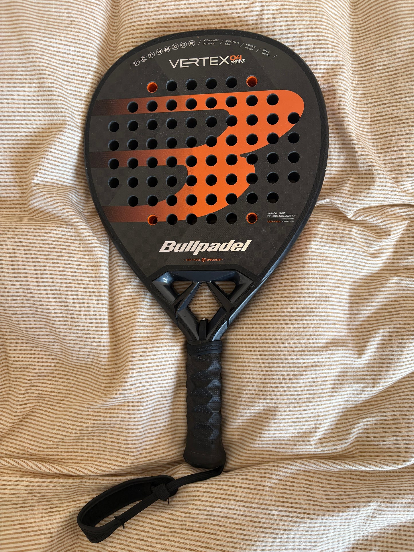 Raquette de padel Bullpadel Vertex 04 Hybrid 2025