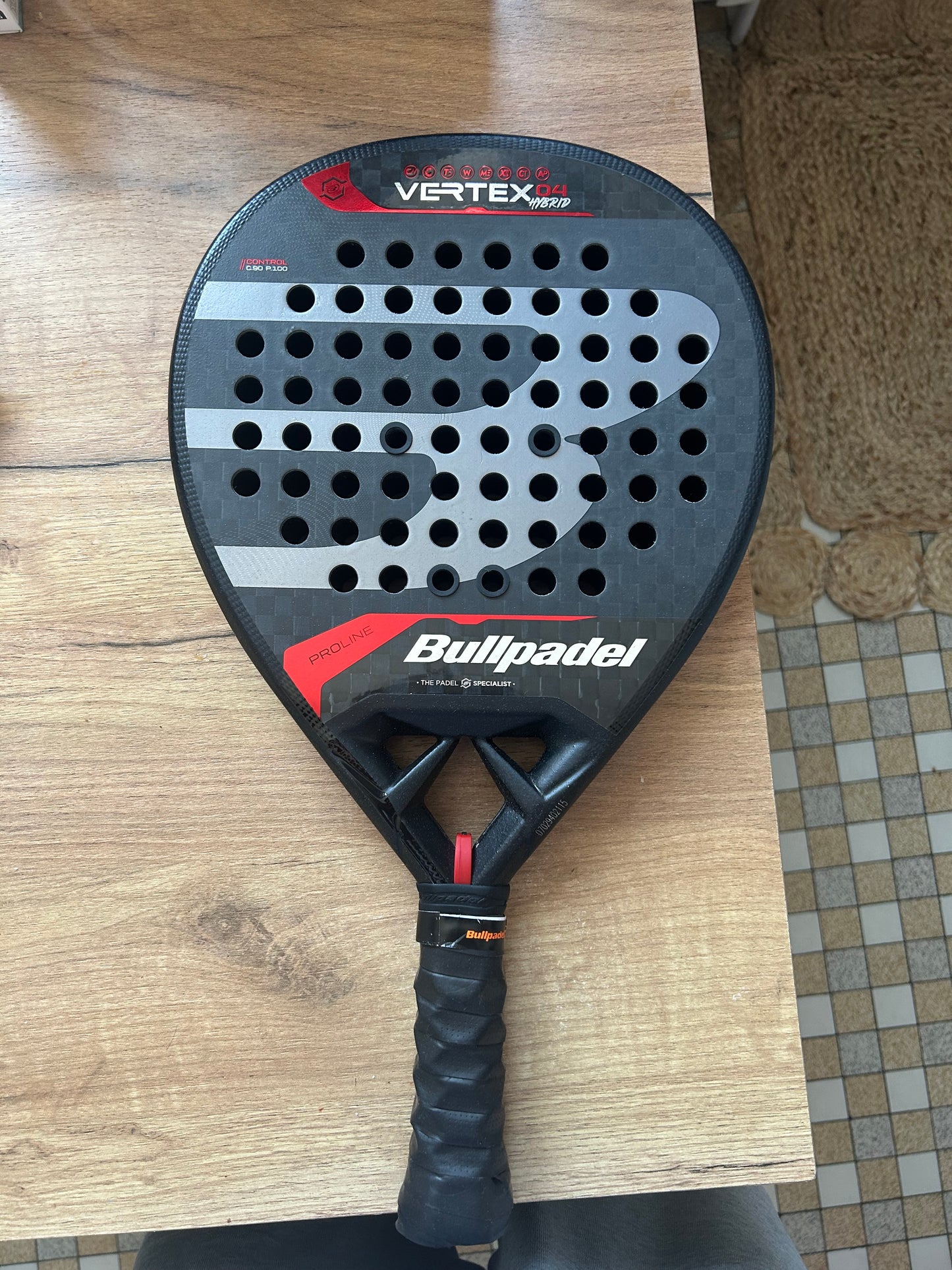 Bullpadel Vertex 04 hybrid 2024