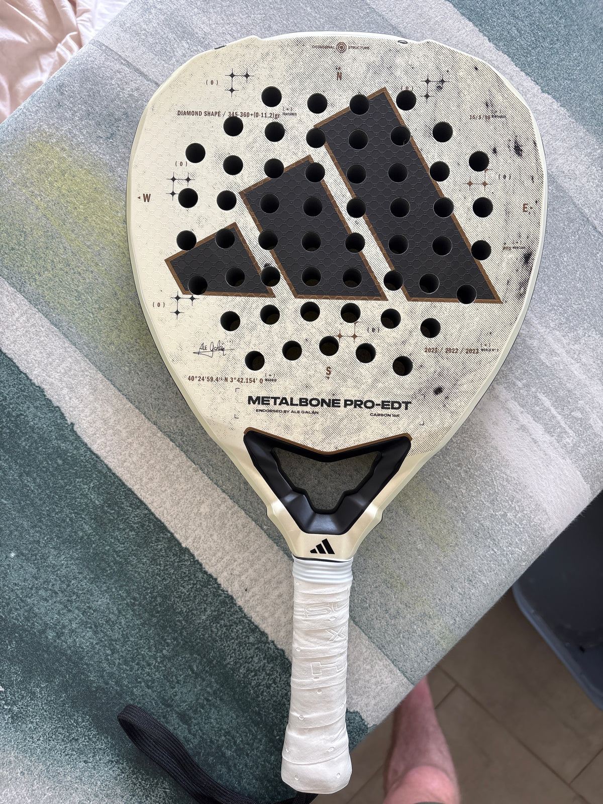 Raquette de padel Adidas Metalbone 3.4 Pro EDT Series 2025
