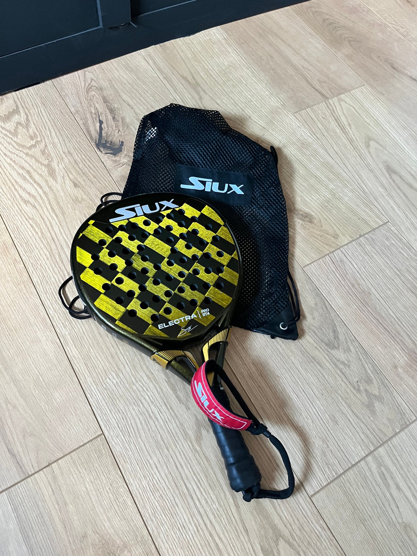 Raquette de padel Siux Electra ST4 Stupa Pro 2025