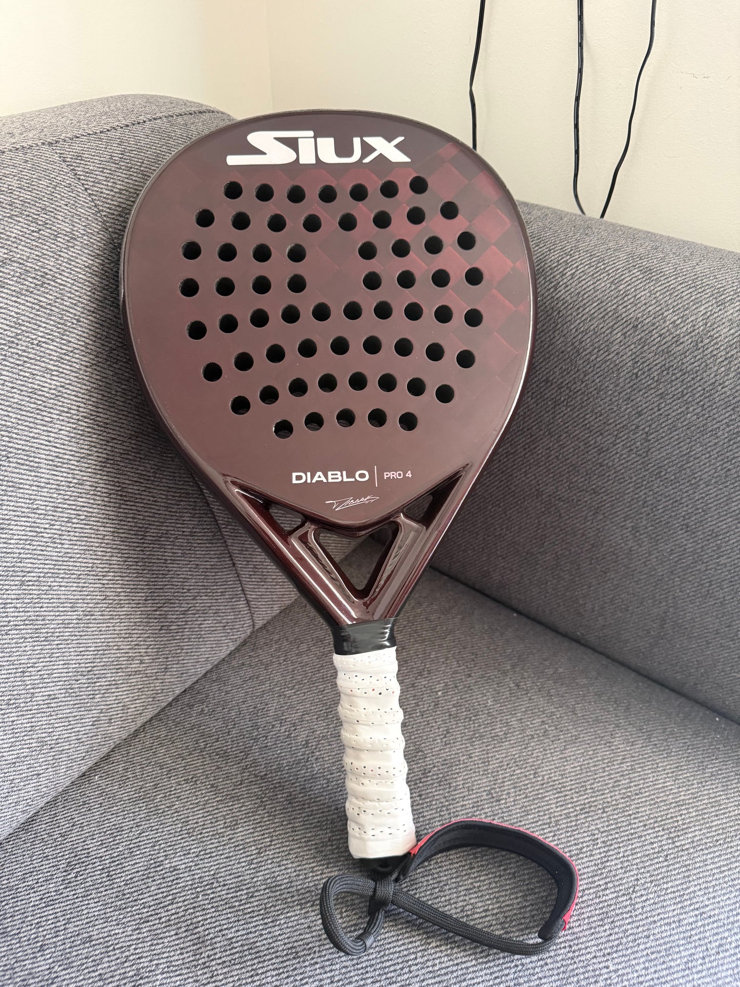 Raquette de padel Siux Diablo Pro 4 Tino Libaak 2025