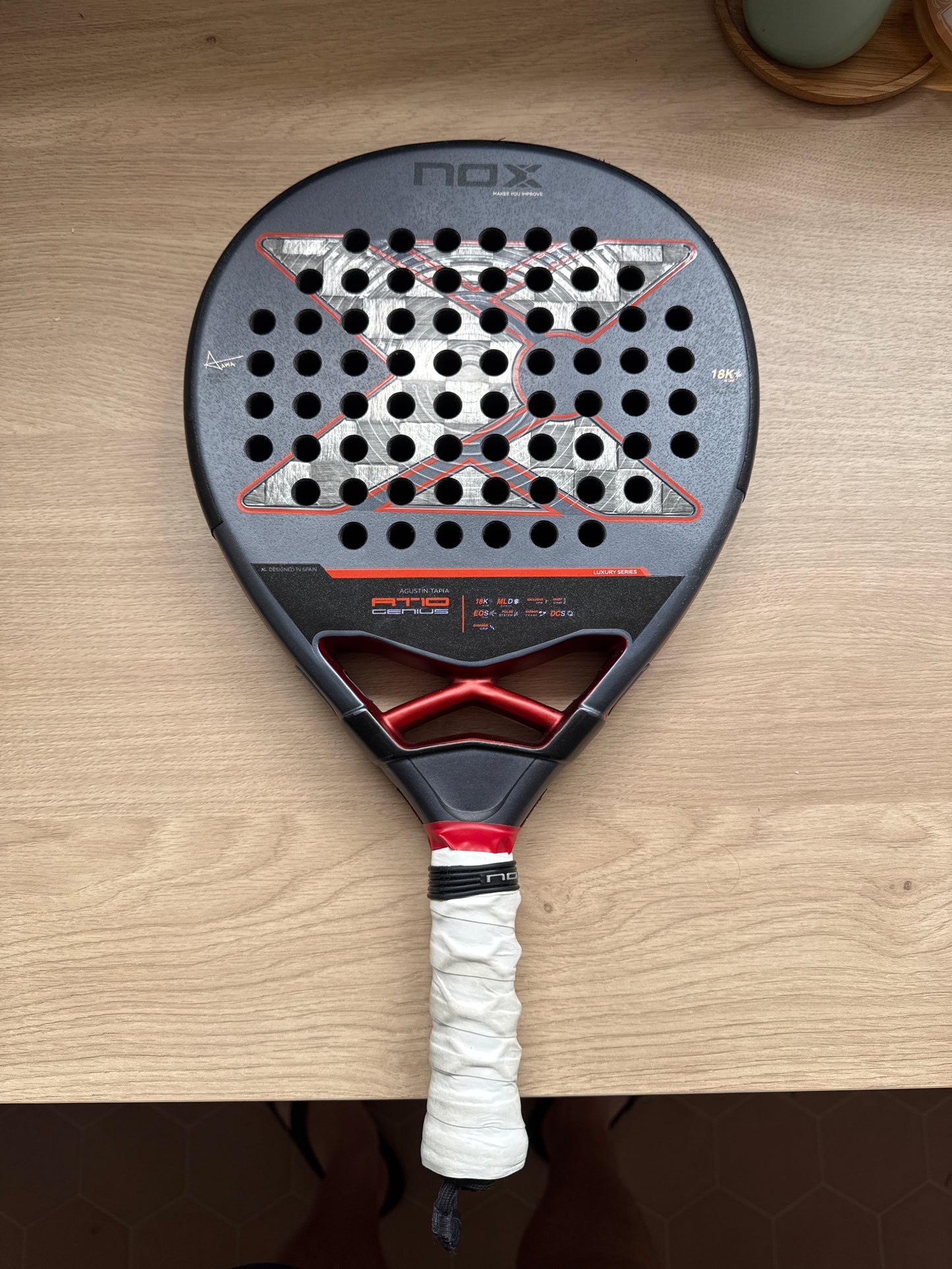 Raquette de padel Nox AT10 Genius 18K by Agustin Tapia 2025