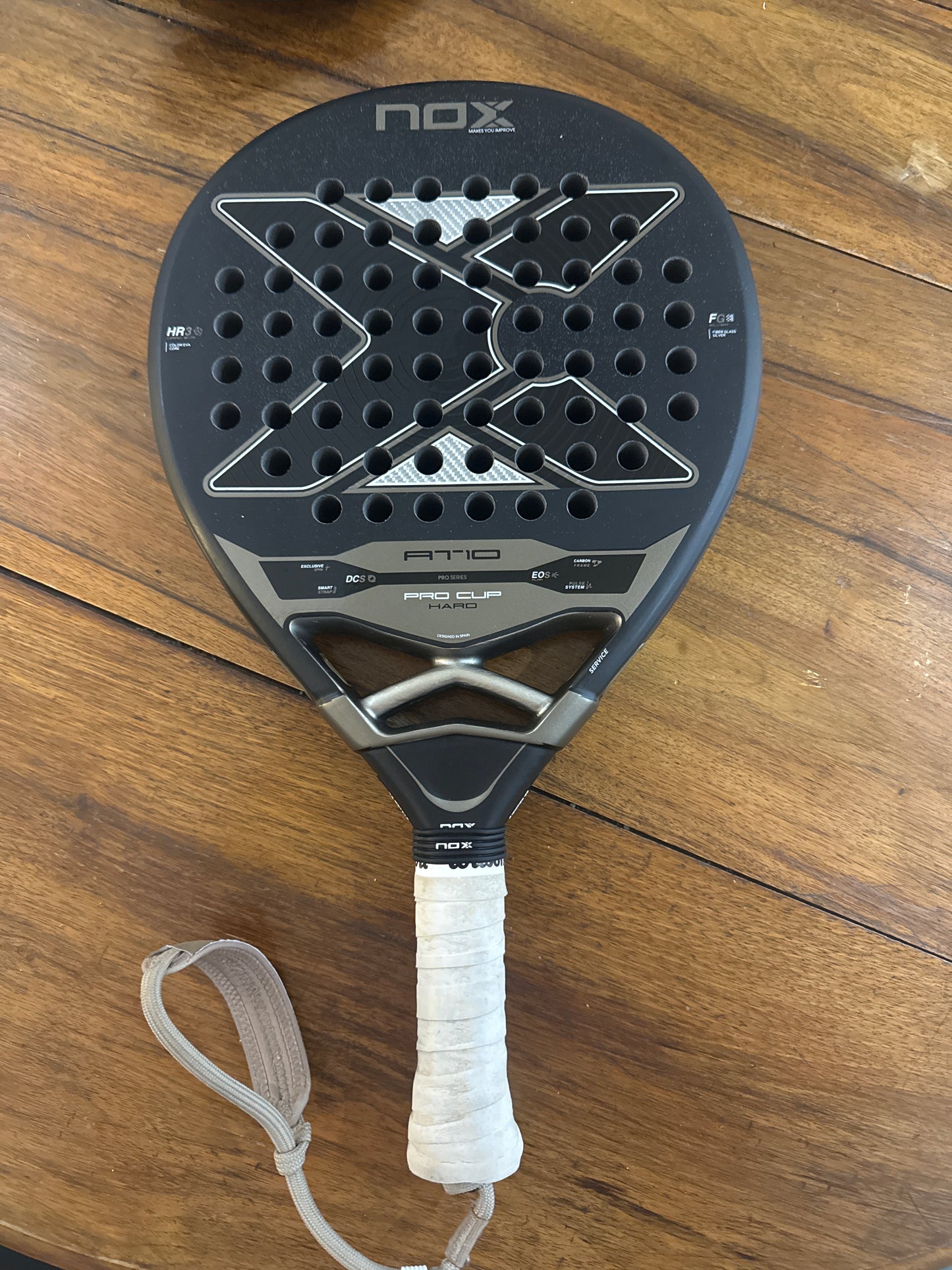 Raquette de padel Nox AT Pro Cup Hard 2026