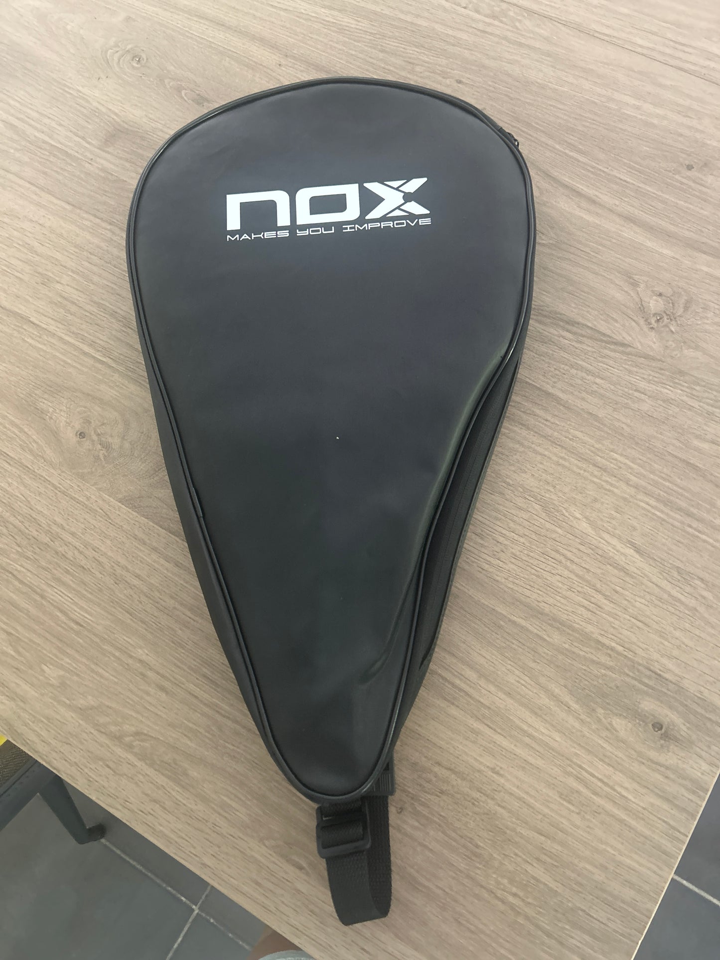 Raquette de padel Nox AT10 Genius Attack 18k Alum 2026