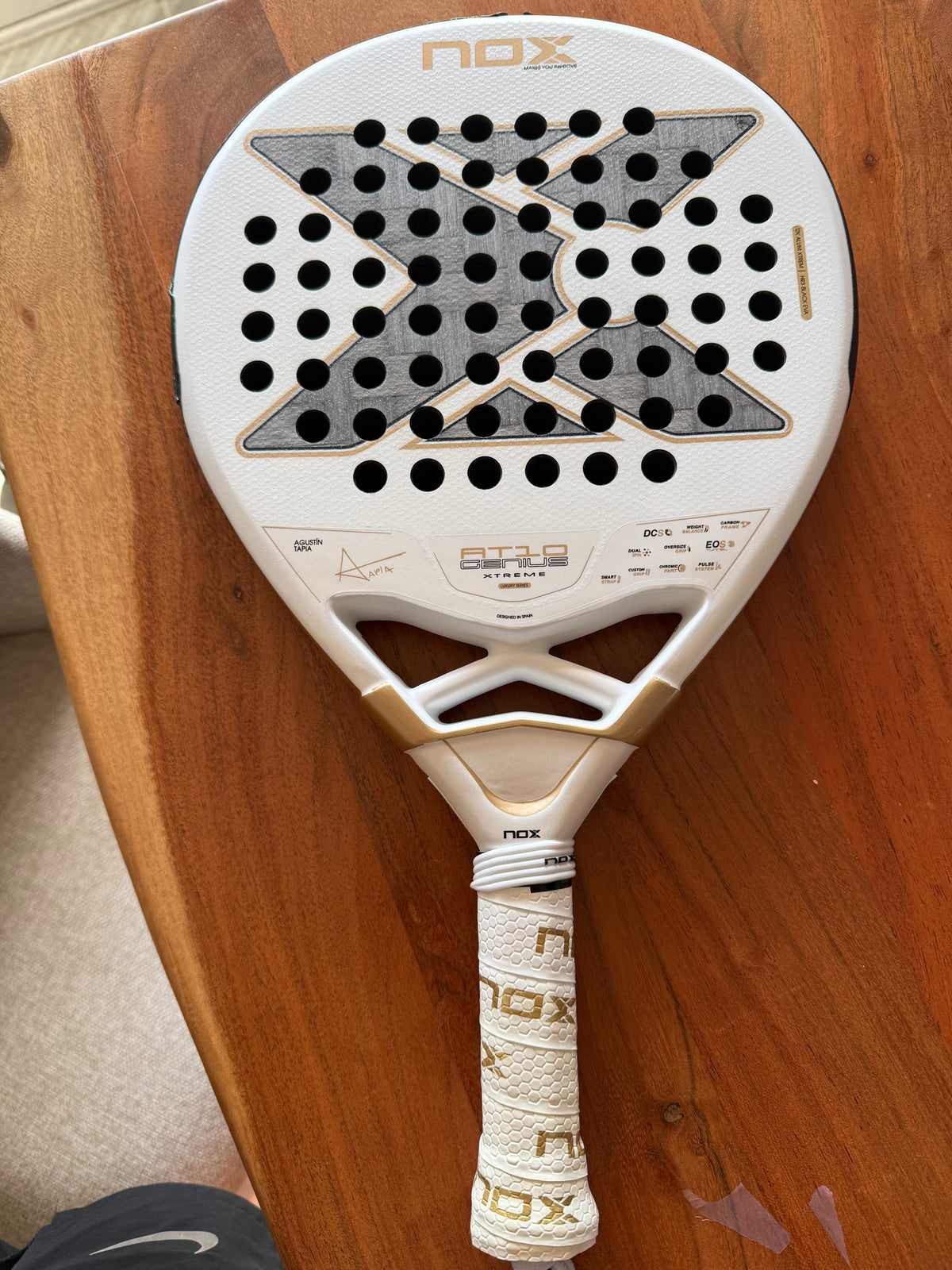 Raquette de padel Nox AT10 Genius 12K Alum Xtreme by Agustín Tapia 2026