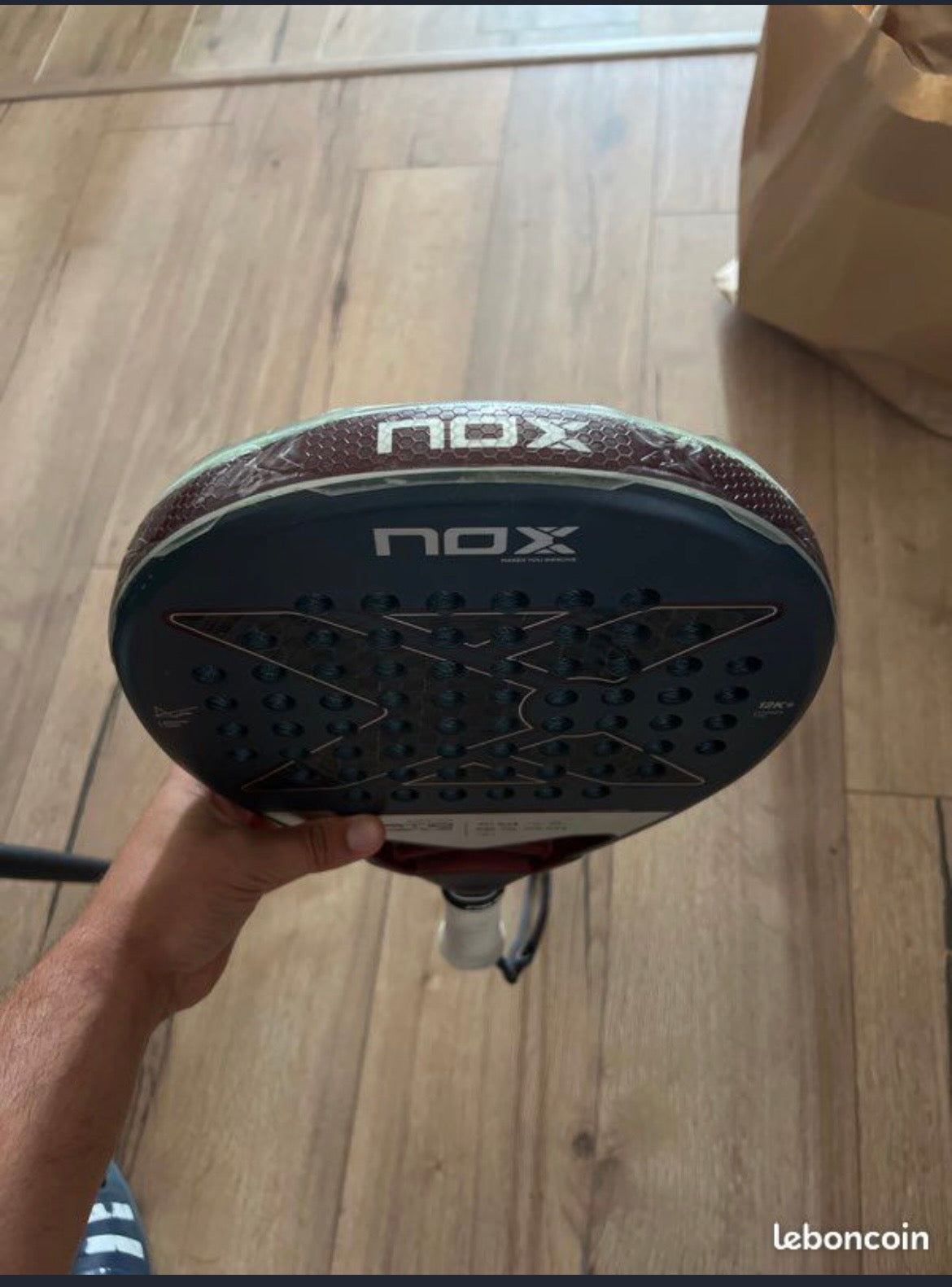 Raquette de padel Nox AT10 12K Agustin Tapia 2025