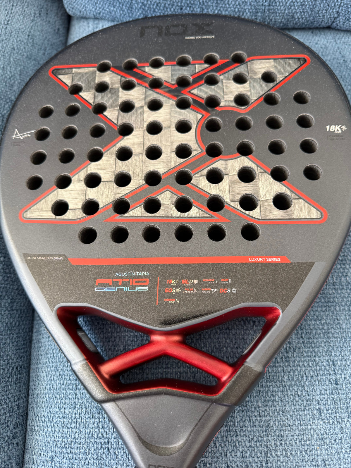 Raquette de padel Nox AT10 Genius 18K by Agustin Tapia 2025