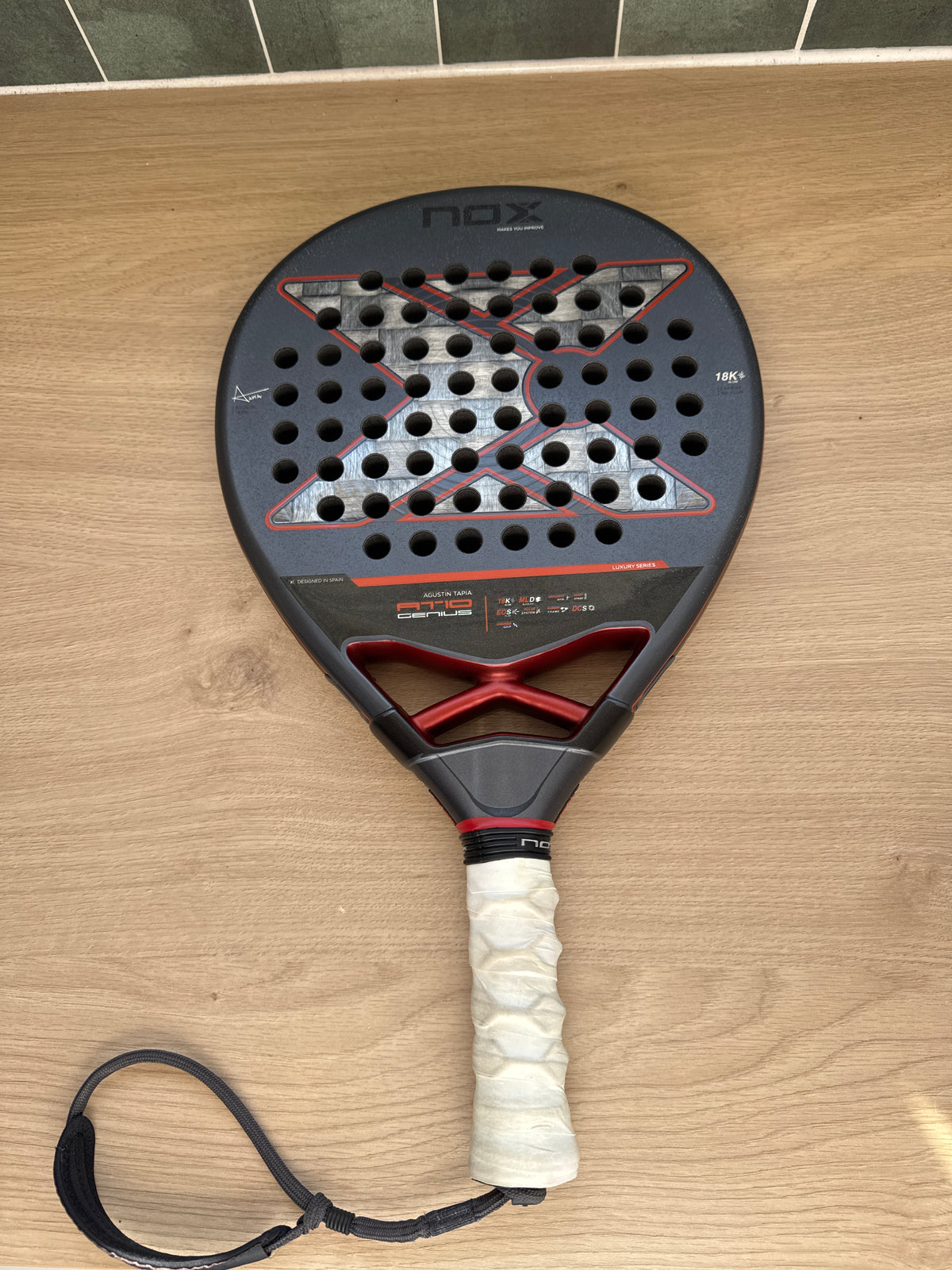 Raquette de padel Nox AT10 Genius 18K by Agustin Tapia 2025