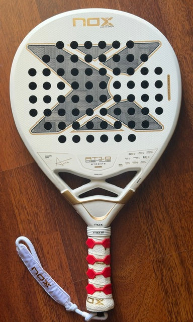 Raquette de padel Nox AT10 Genius 12K Alum Xtreme by Agustín Tapia 2026
