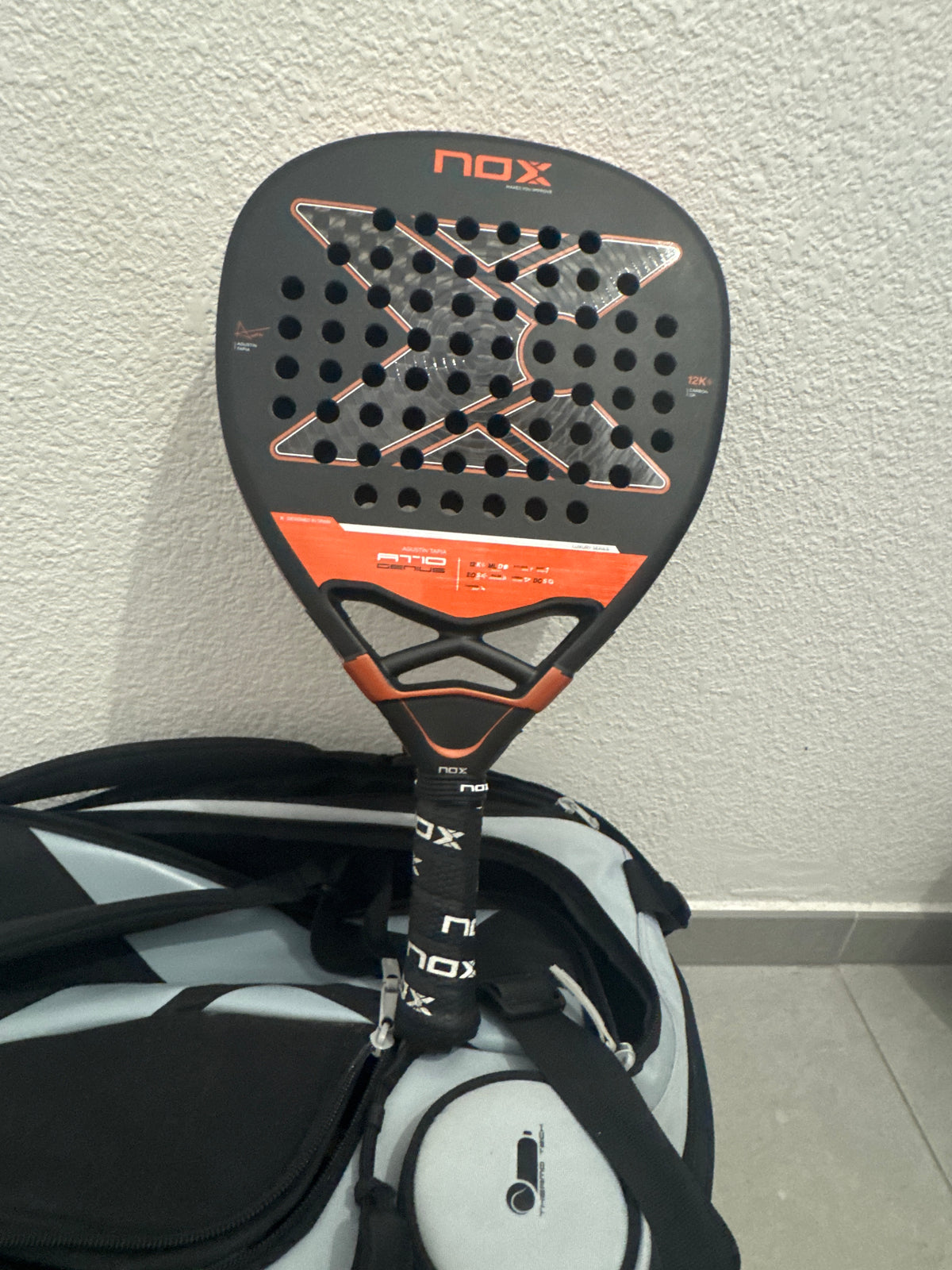 Raquette de padel Nox AT10 Genius Attack 12K 2025