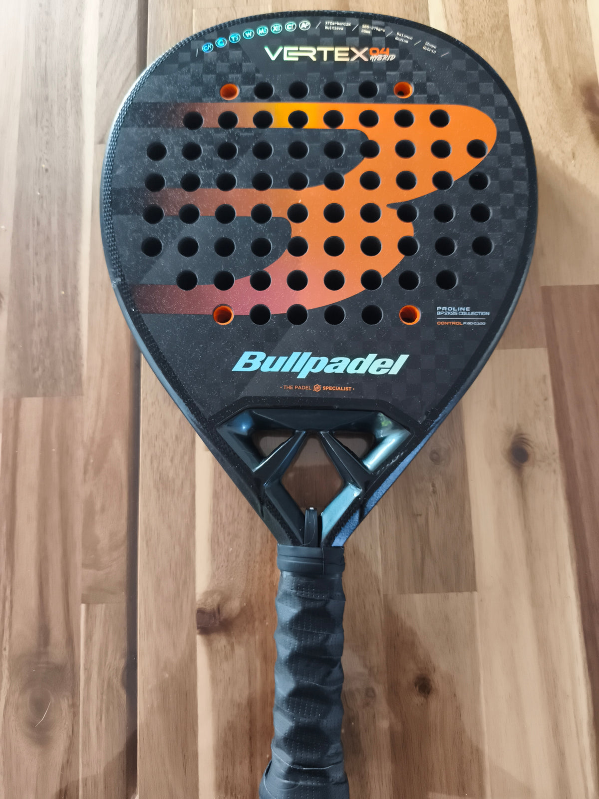 Raquette de padel Bullpadel Vertex 04 Hybrid 2025