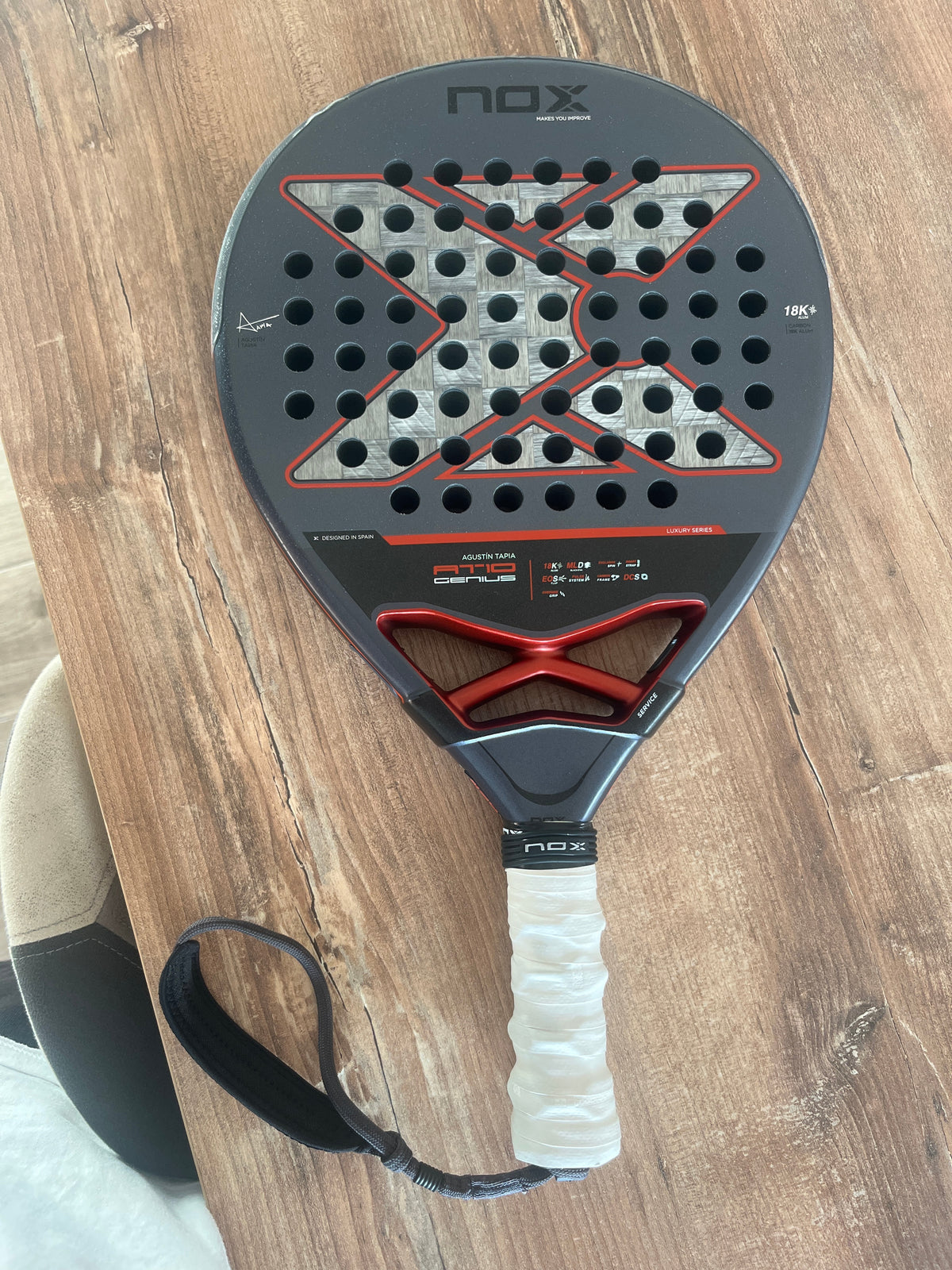 Raquette de padel Nox AT10 Genius 18K by Agustin Tapia 2025