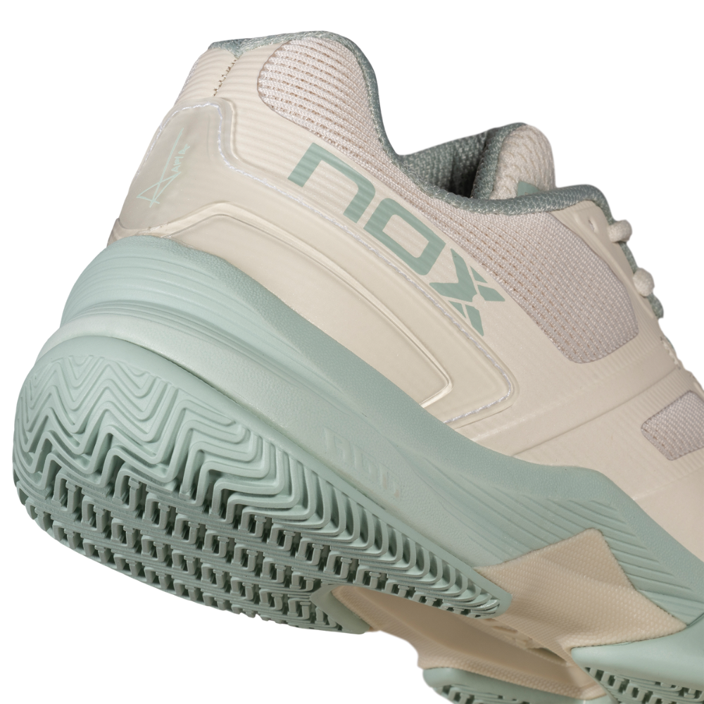Chaussures de padel Femme Nox AT10 Pro Beige