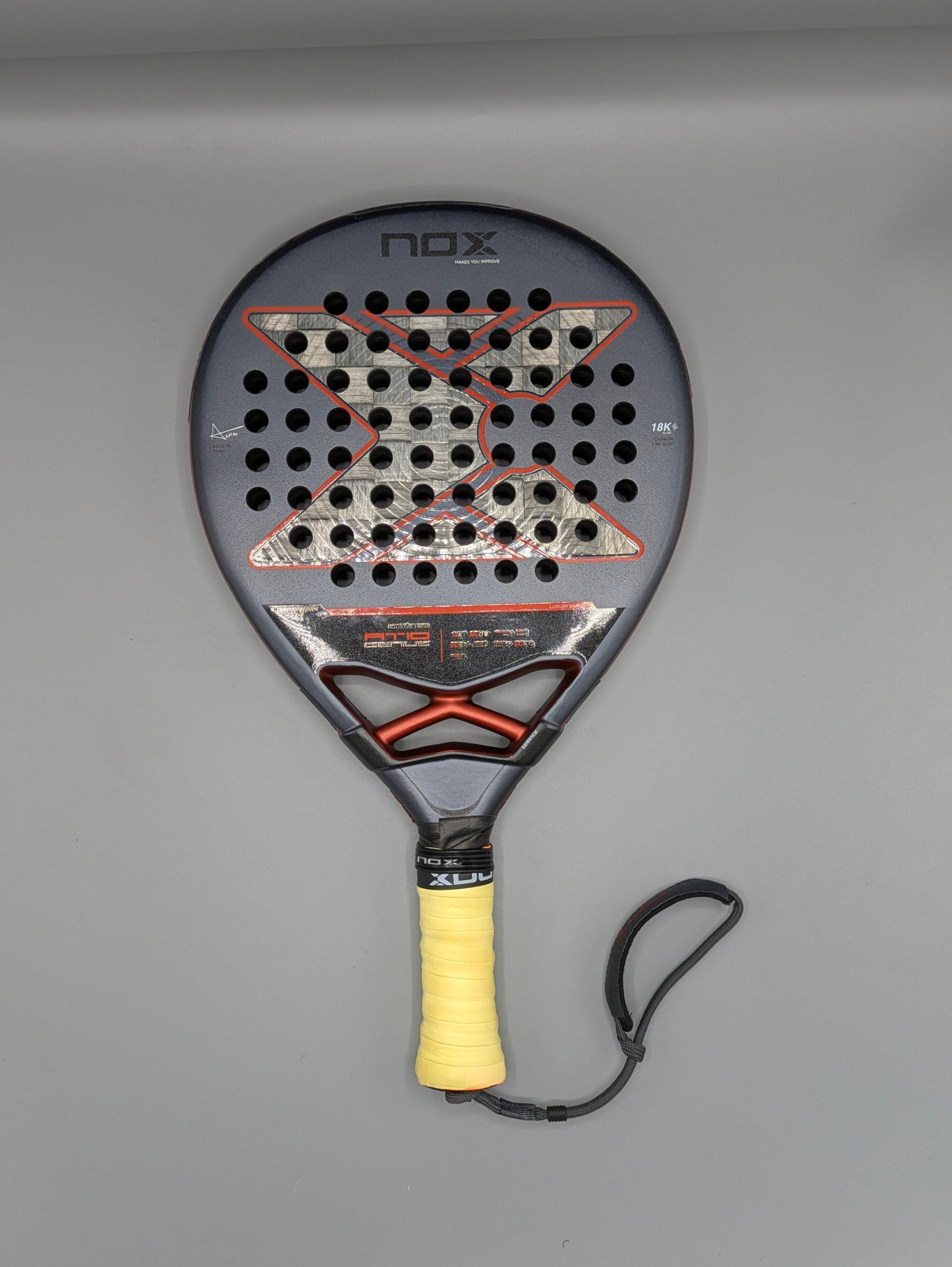 Raquette de padel Nox AT10 Genius 18K by Agustin Tapia 2025