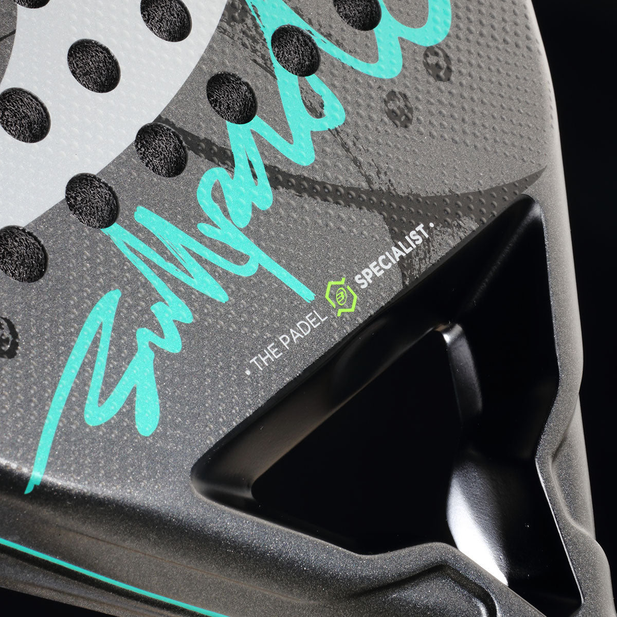 TEST - Raquette de padel Bullpadel Ionic Light 2024
